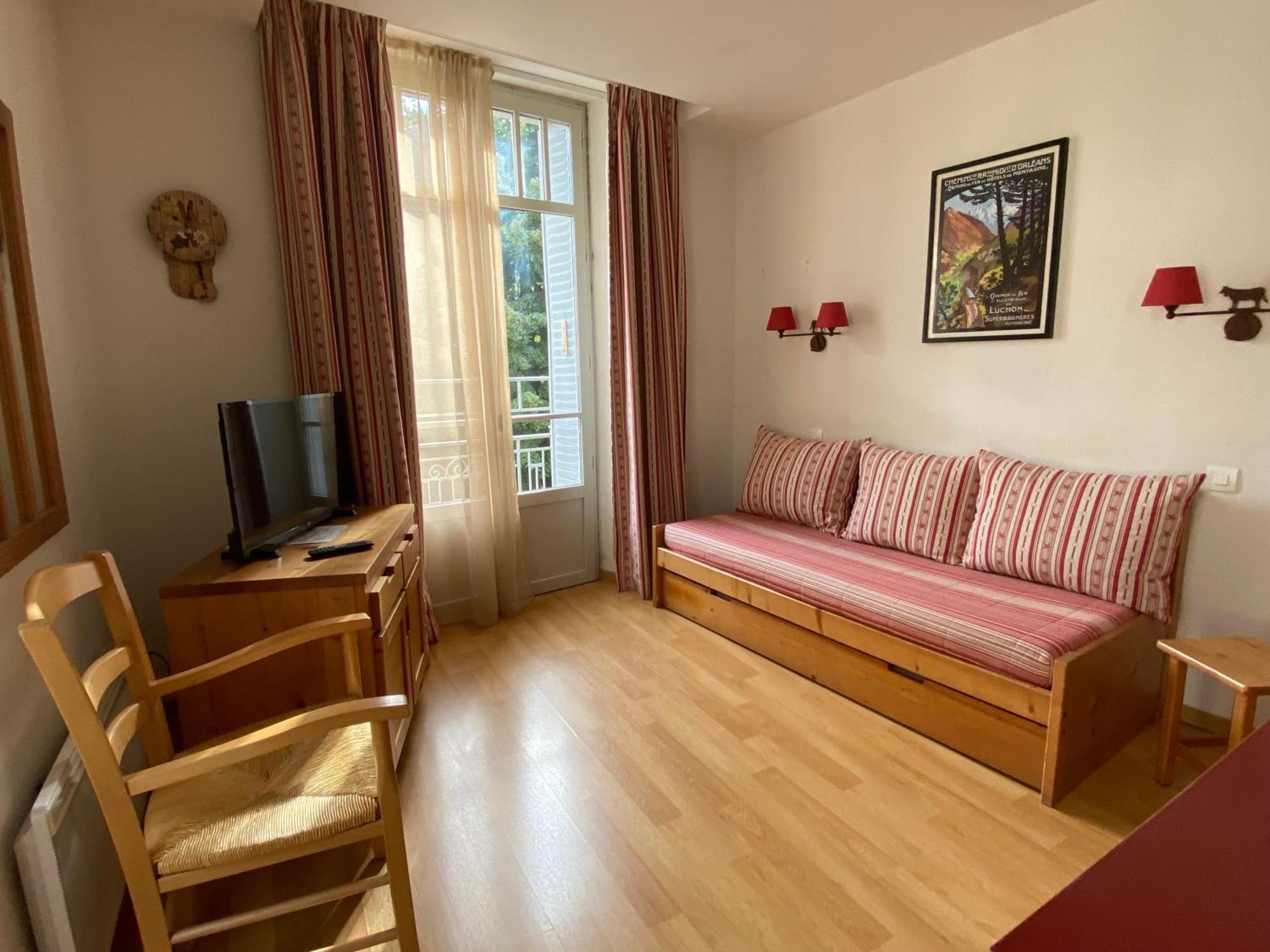 Bagneres De Luchon, Residence Val De Jade, Beau T3 Meuble, Plein Centre, Pour 4 Ou 6 Personnes Kültér fotó